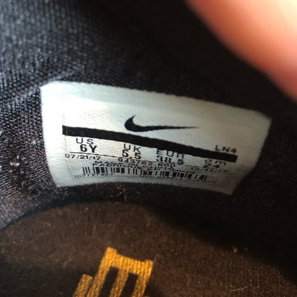 Nike Lebron XV 15 BHM Youth - Picture 5 of 8